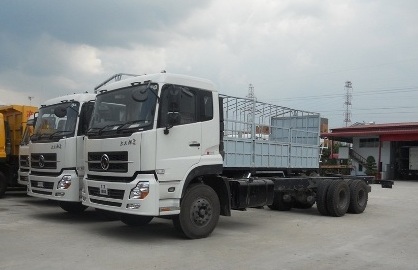 xe tải dongfeng 3 chân, động cơ cumin C260, tiêu chuẩn khí thải Eurro3
